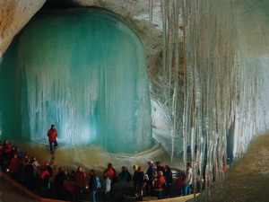 Ледяные пещеры Верфен полеты на параплане в Австрии Кессен 2010